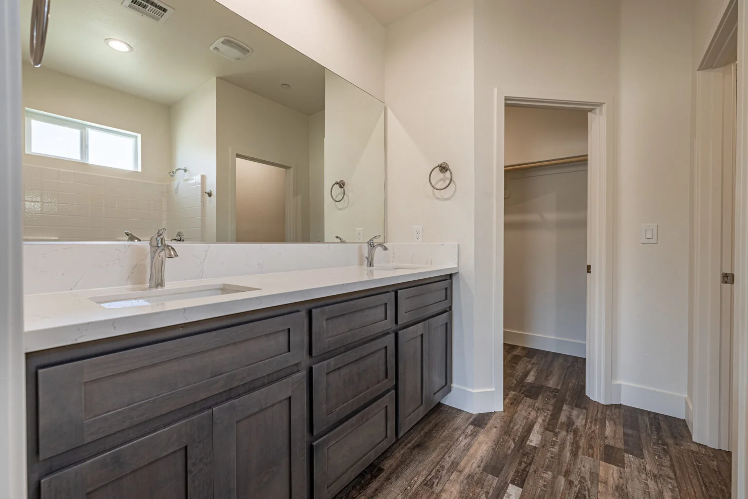 Sunset Retreat — Bathroom — alternate view